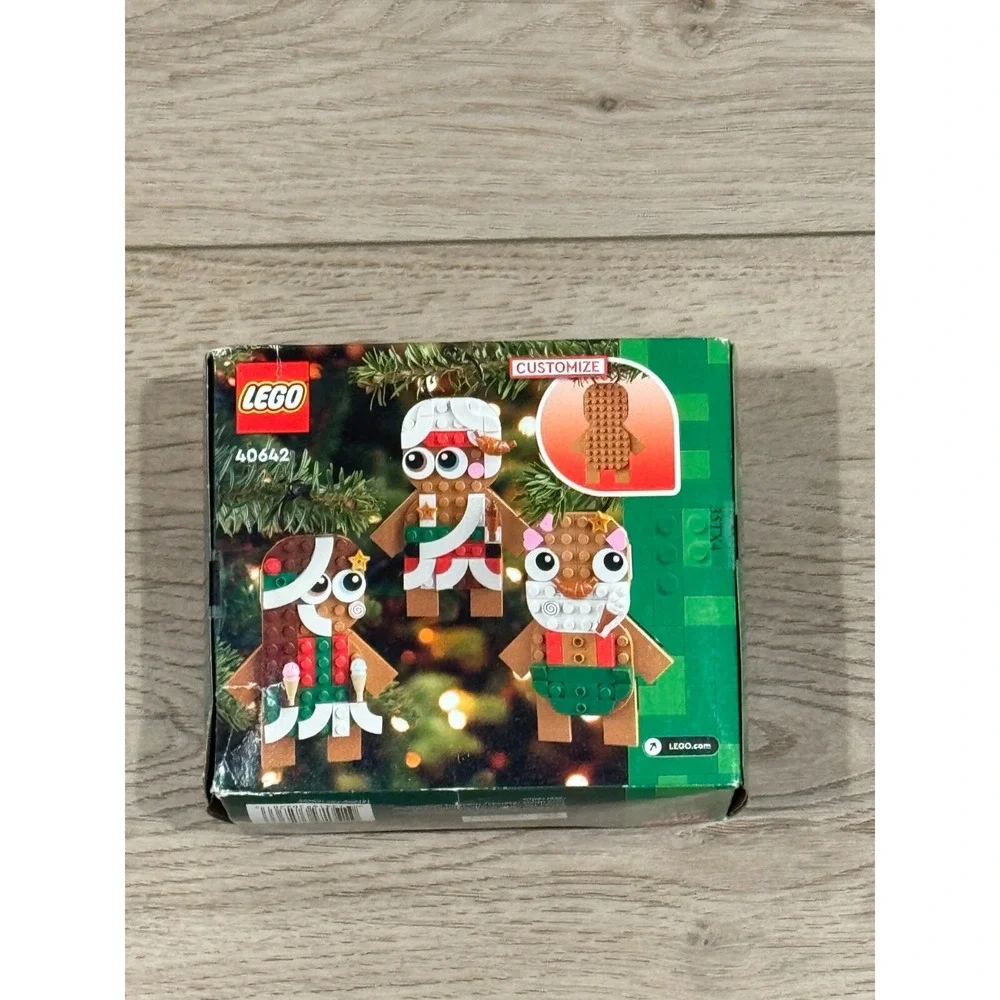 LEGO Gingerbread Ornaments Building Toy 40642  NEW but Box is Damaged